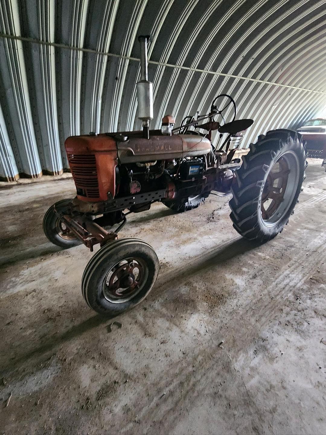 Image of International Harvester Farmall H Primary image