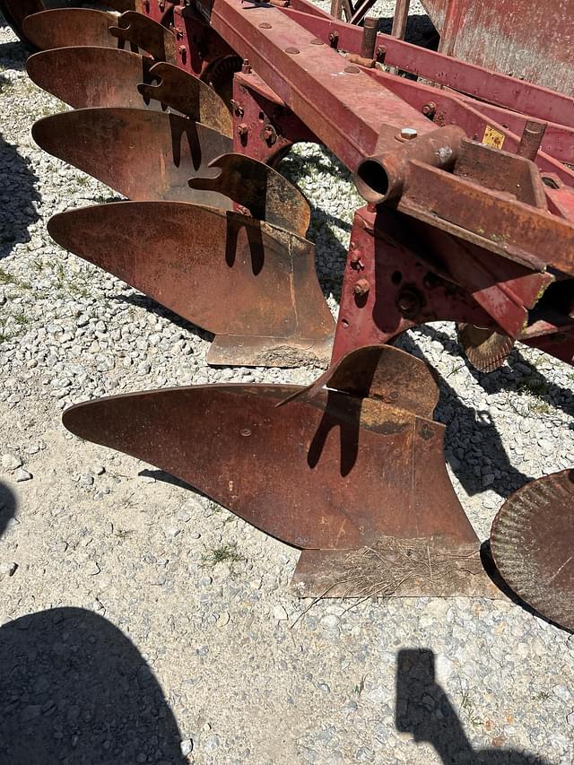Image of International Harvester 550 equipment image 2