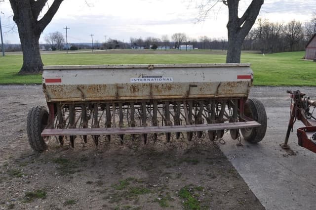 Image of International Harvester 10 equipment image 3