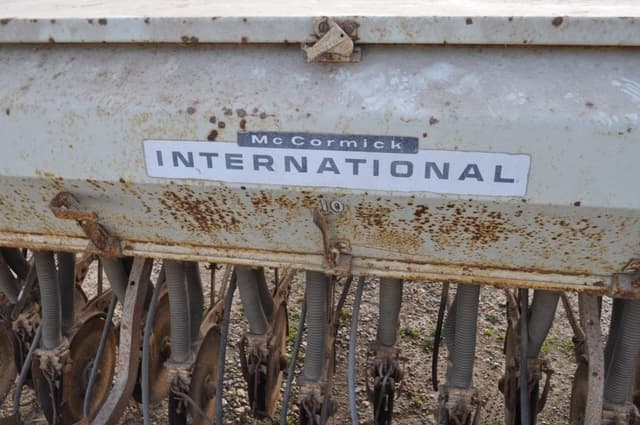 Image of International Harvester 10 equipment image 4