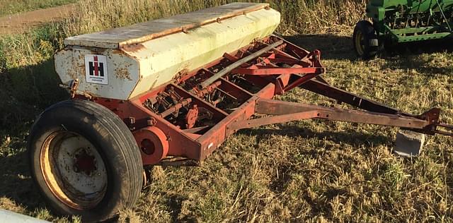 Image of International Harvester 10 equipment image 2