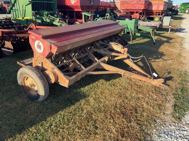 Image of International Harvester 10 equipment image 2