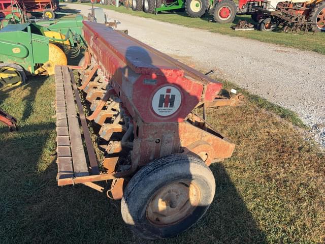 Image of International Harvester 10 equipment image 3