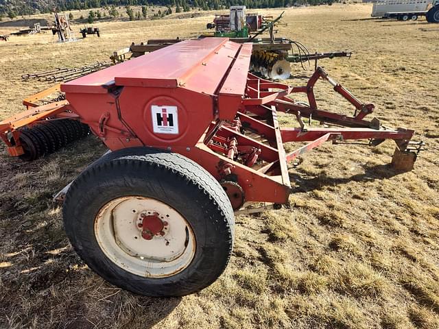 Image of International Harvester 100 equipment image 1