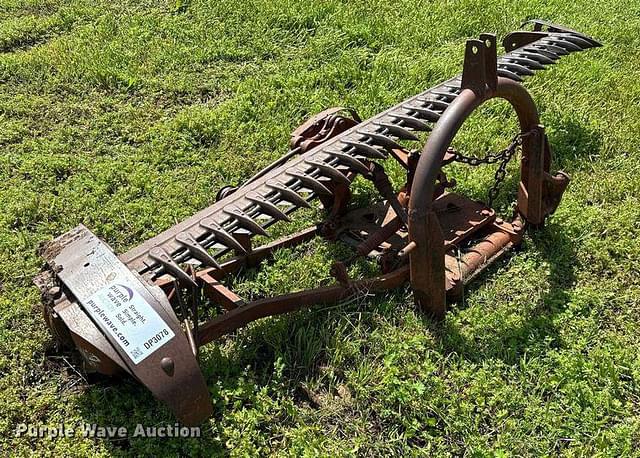 Thumbnail image International Harvester 100 2