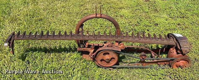 Thumbnail image International Harvester 100 5