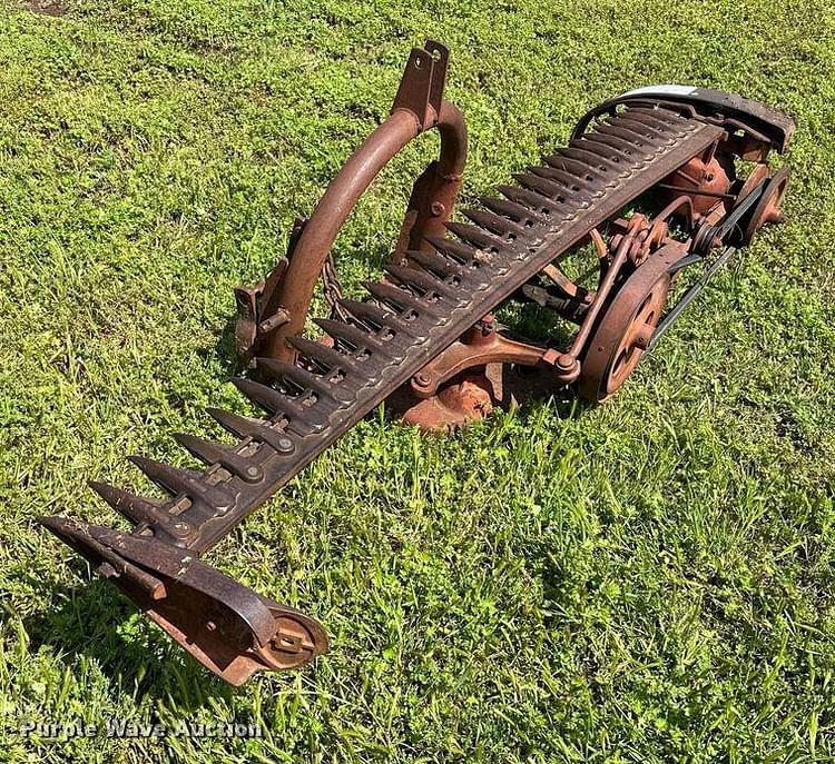 Main image International Harvester 100 6