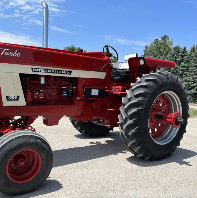 Main image International Harvester 1066
