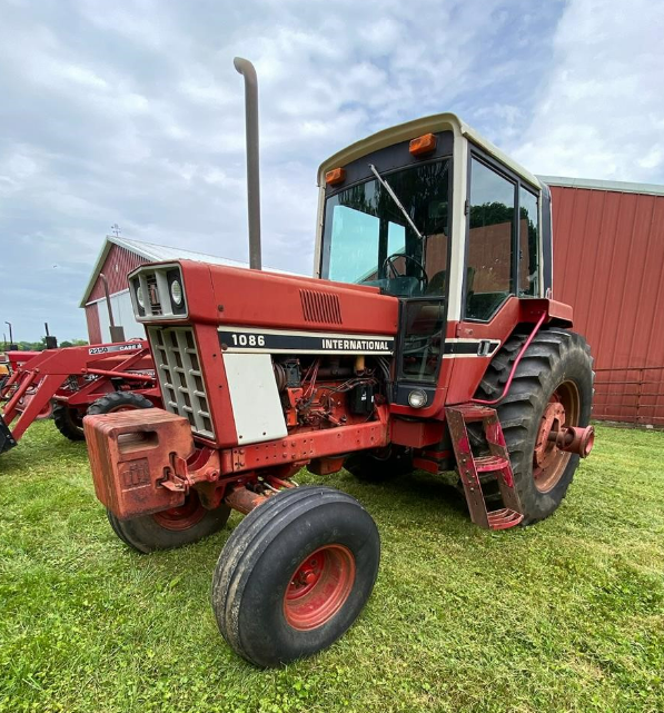 SOLD - International Harvester 1086 Lot No. f8787de8-18e1-11ed-8bec ...