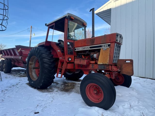 Image of International Harvester 1086 equipment image 3