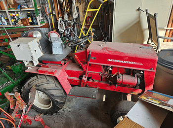 International Harvester 122 Equipment Image0