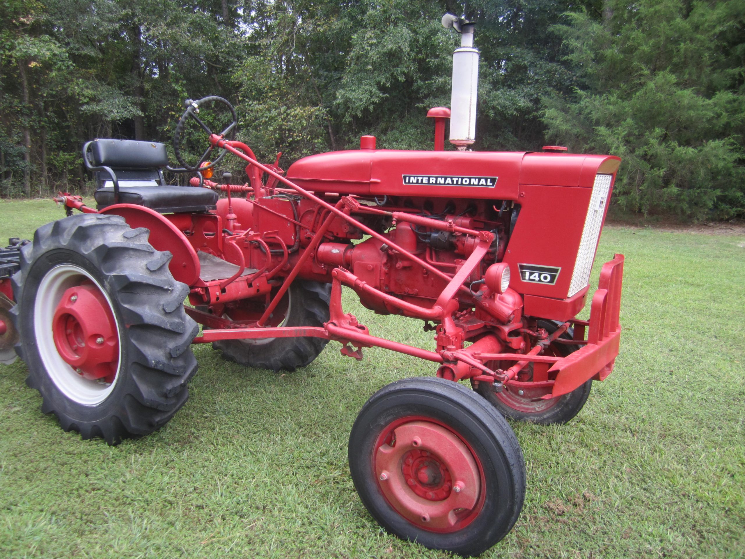 Main image International Harvester 140