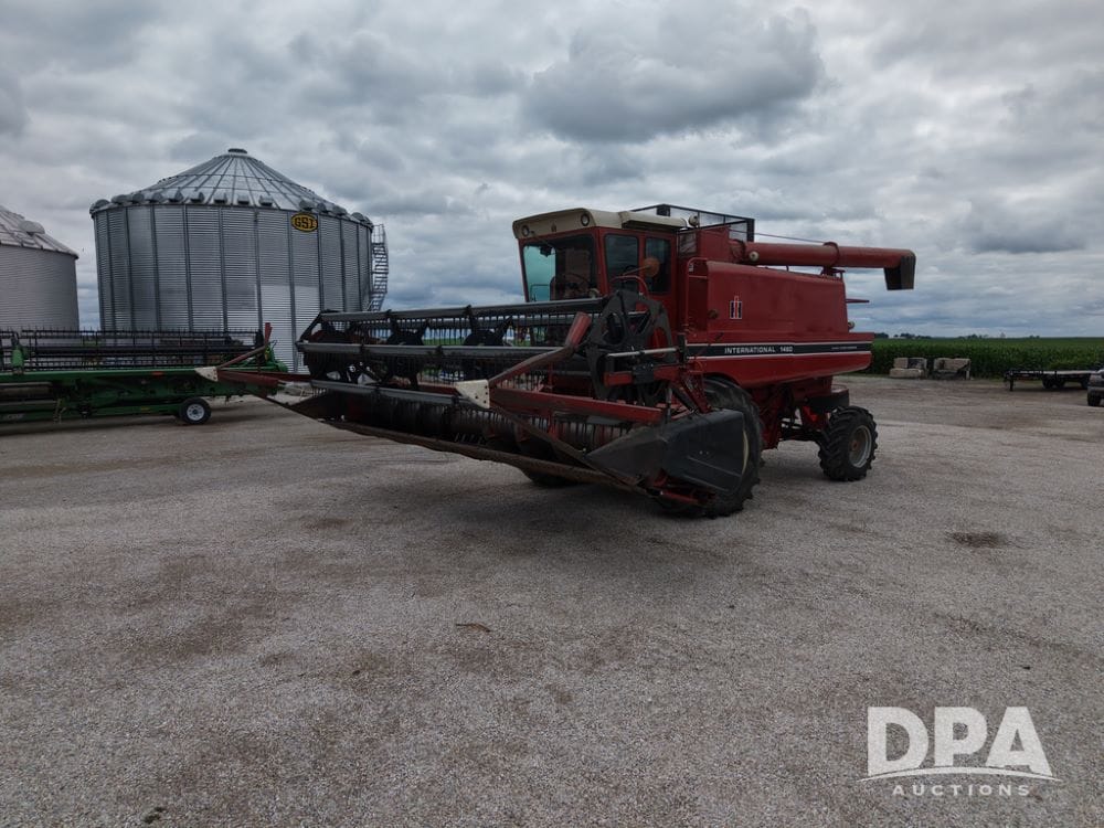 International Harvester 1460 Equipment Image0