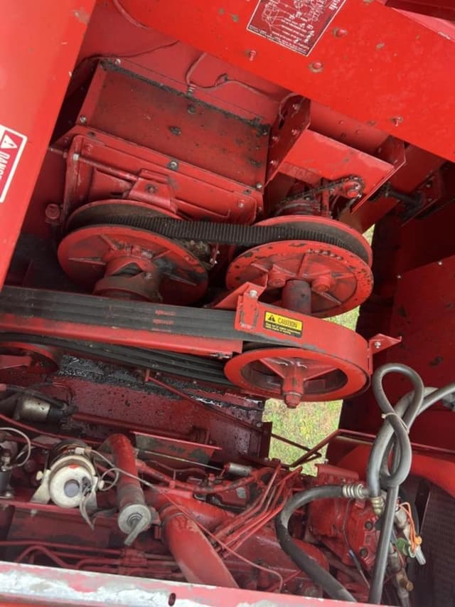 International Harvester 1460 Lot No 1058 Combines For Sale With 4 252 international-harvester-1460-lot-no-1058-combines-for-sale-with-4-252