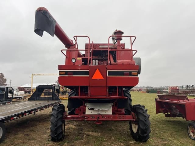 Image of International Harvester 1460 equipment image 2