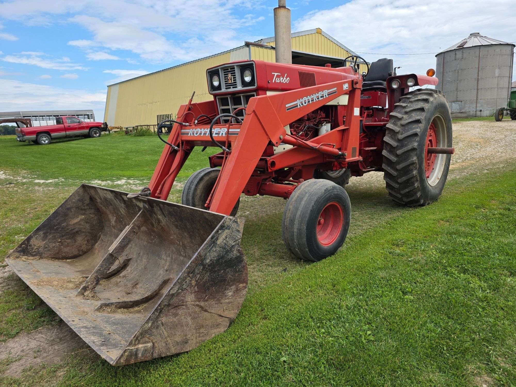 International Harvester 1466 Equipment Image0