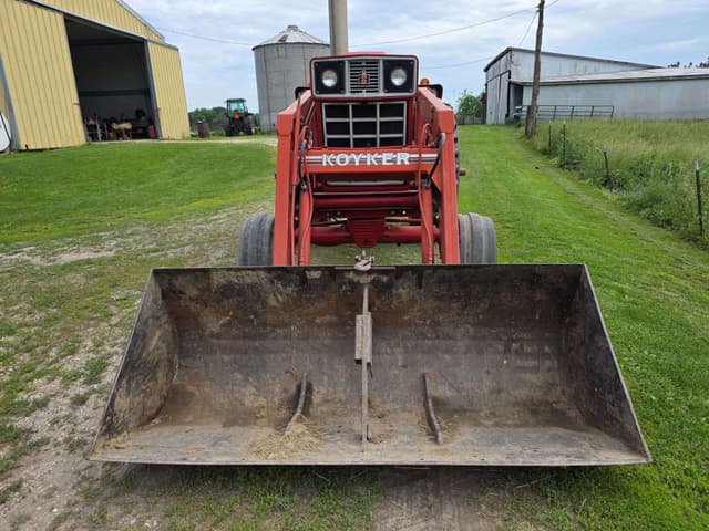 Image of International Harvester 1466 equipment image 1