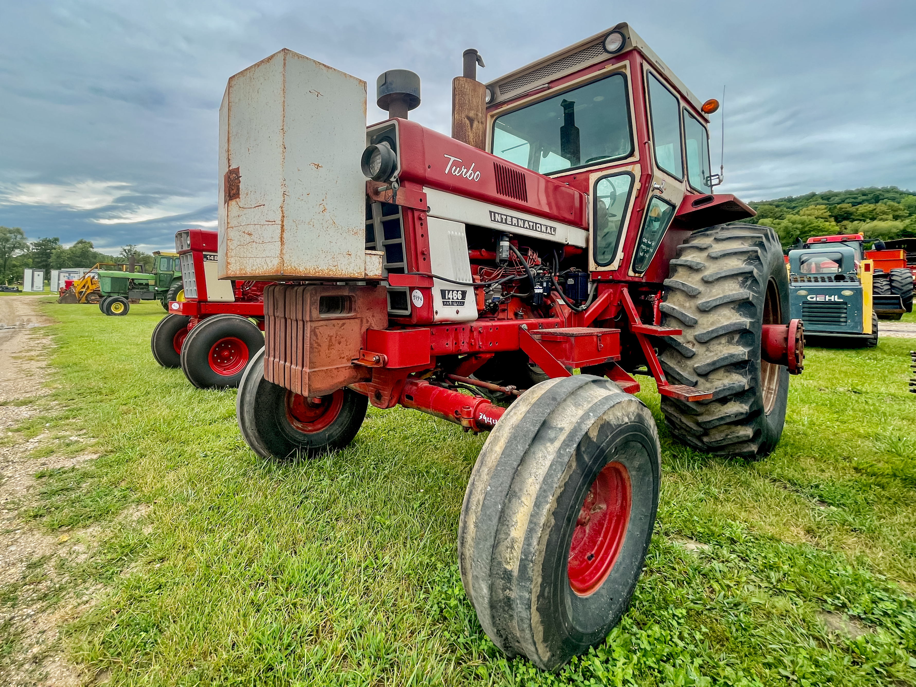 Main image International Harvester 1466
