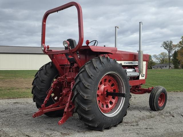 Image of International Harvester 1468 equipment image 4