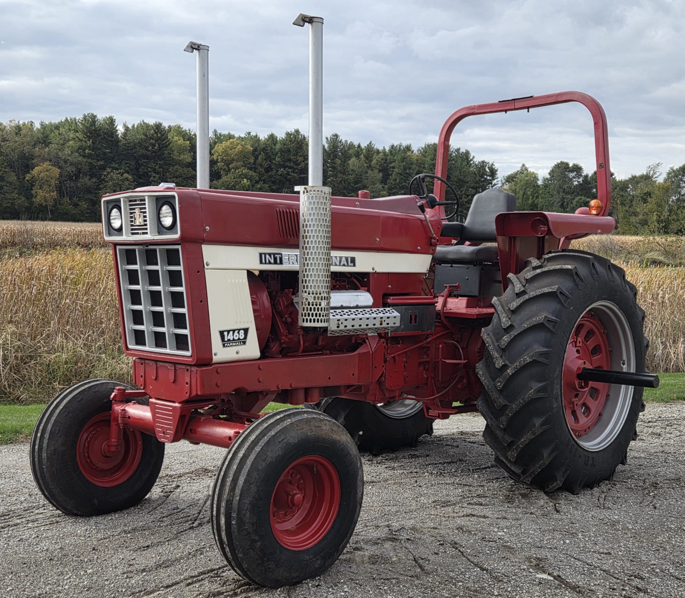 International Harvester 1468 Equipment Image0