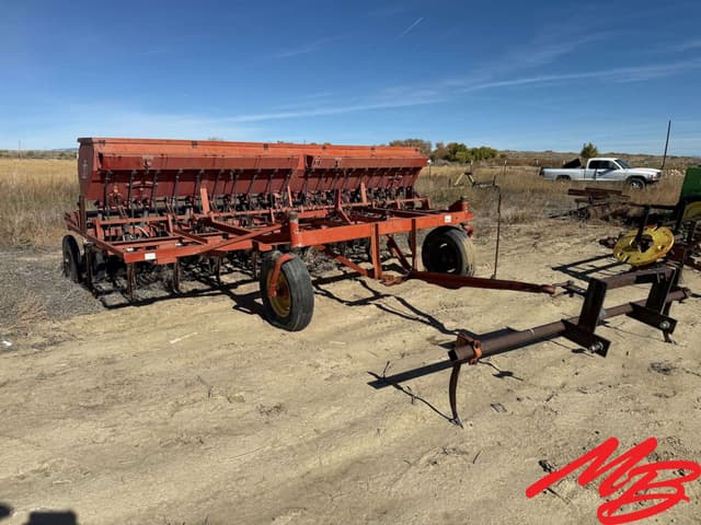 Image of International Harvester 150 equipment image 2