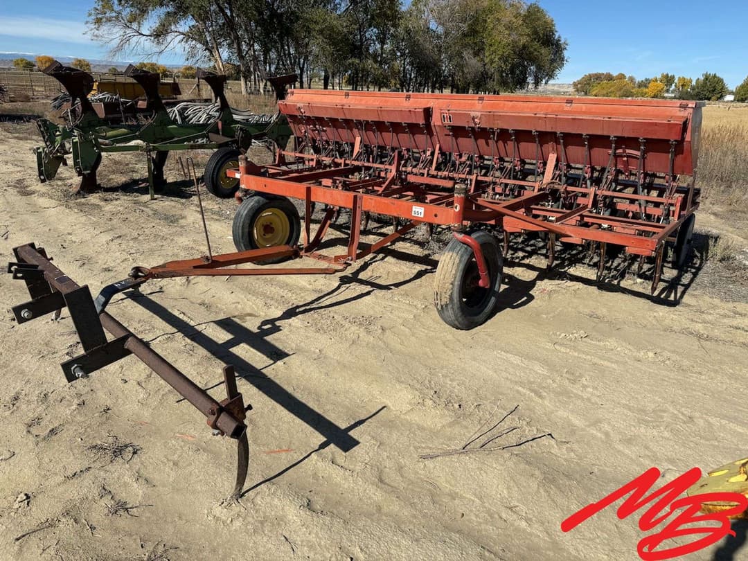 Image of International Harvester 150 Primary image