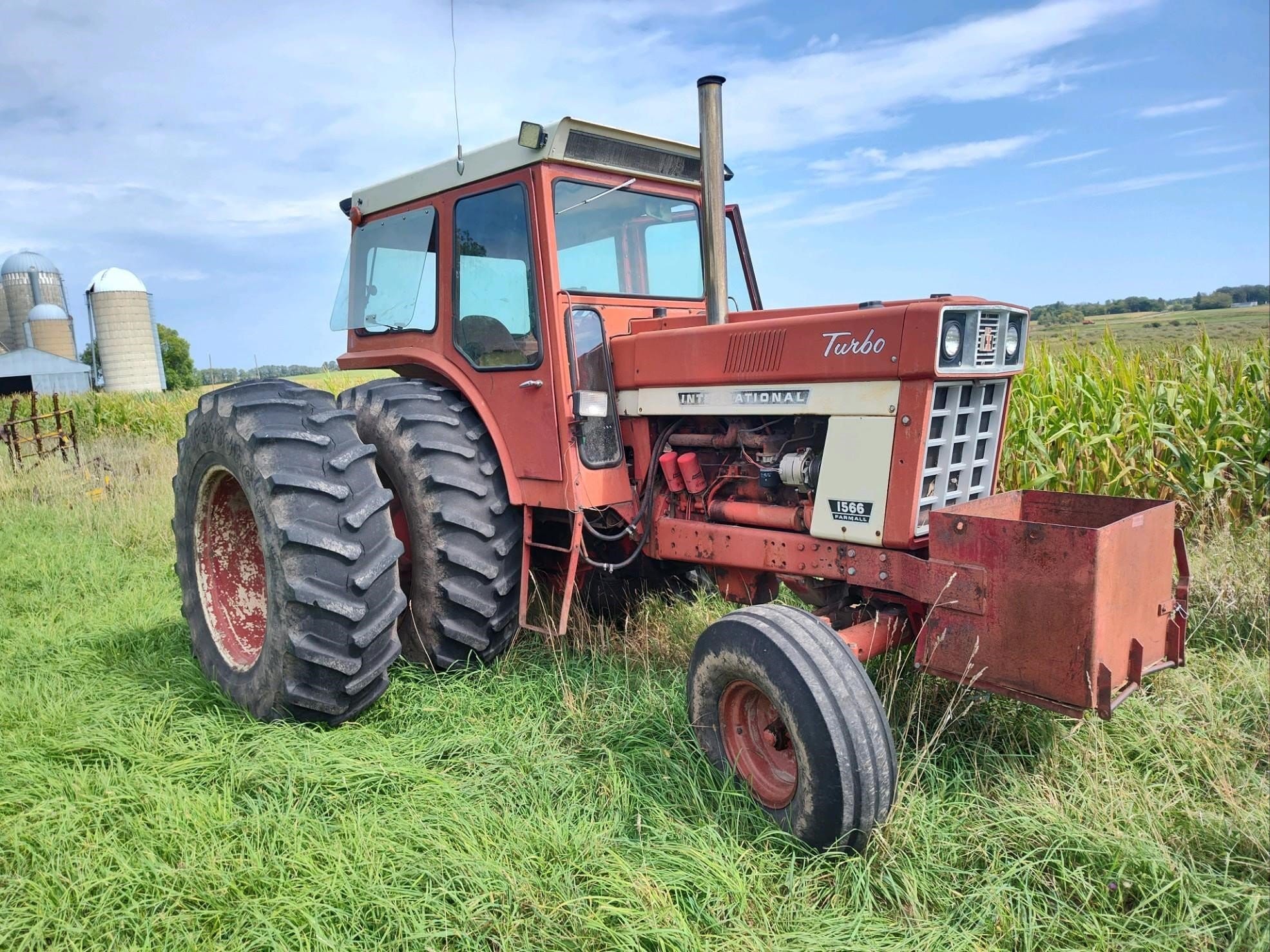 Main image International Harvester 1566