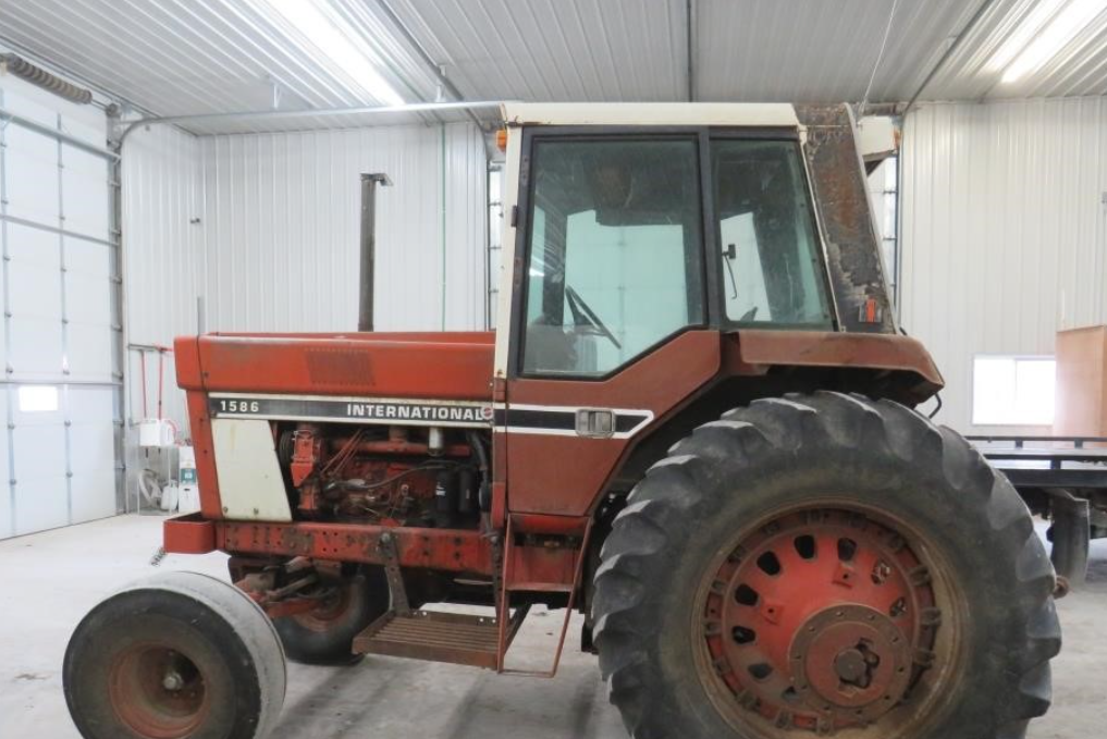 Main image International Harvester 1586