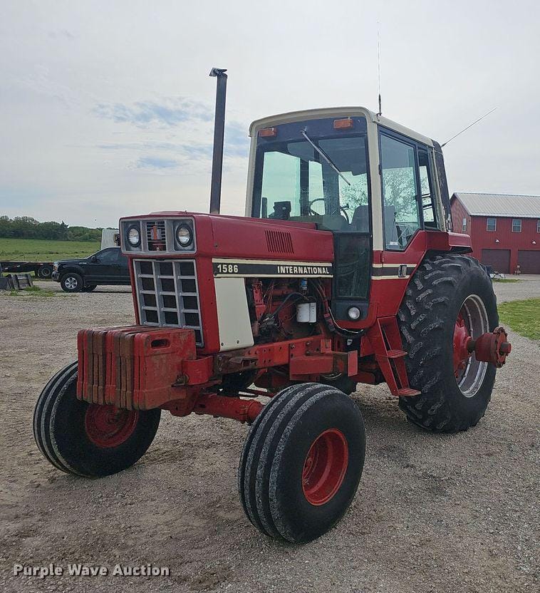 Main image International Harvester 1586