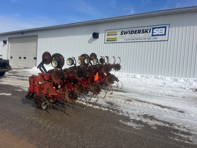 Image of International Harvester 183 equipment image 2