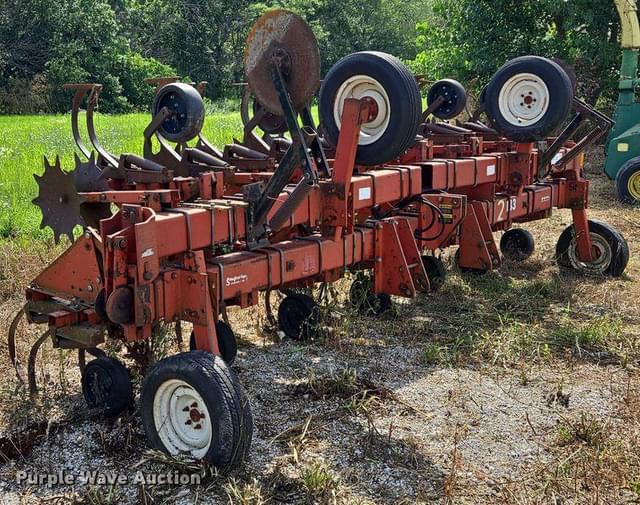 Image of International Harvester 183 equipment image 2