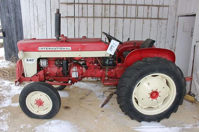 Image of International Harvester 240 equipment image 1