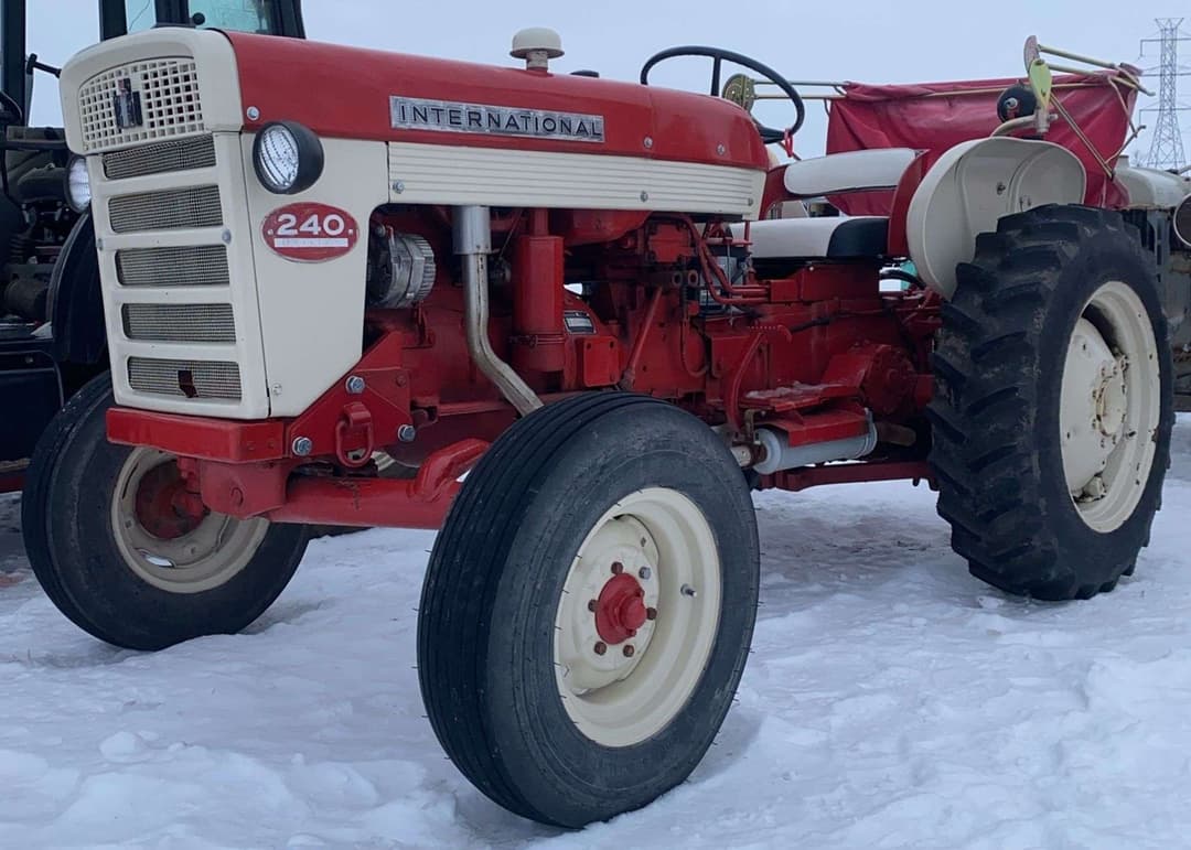 Image of International Harvester 240 Primary image