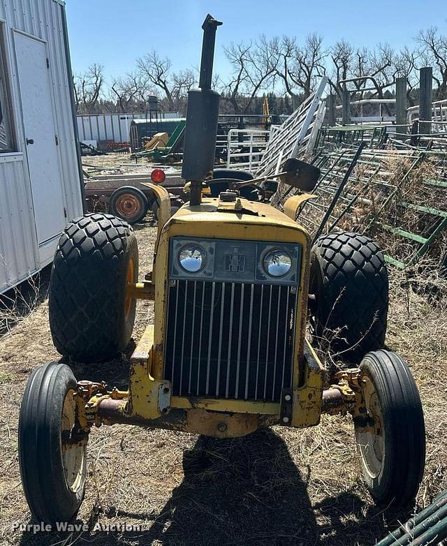 Image of International Harvester 2444 equipment image 1