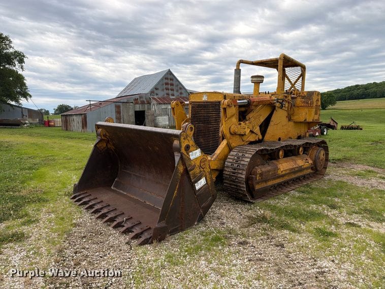 International Harvester  250  Equipment Image0