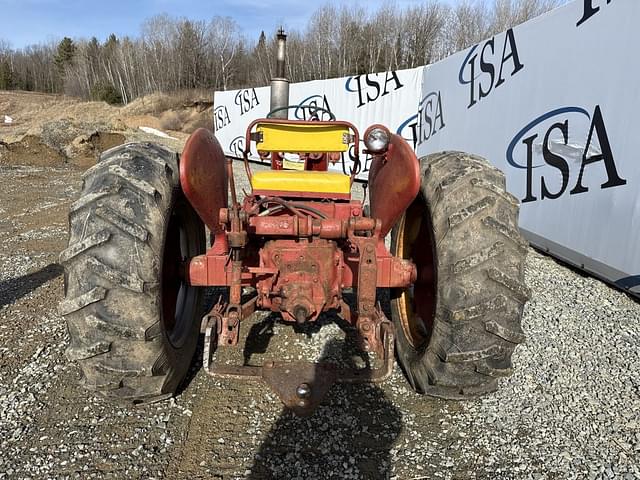 Image of International Harvester 300 equipment image 3