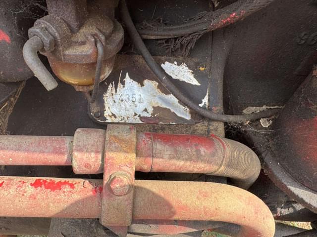 Image of International Harvester 330 equipment image 3