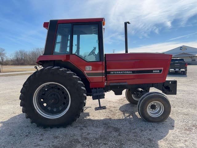 Image of International Harvester 3688 equipment image 4