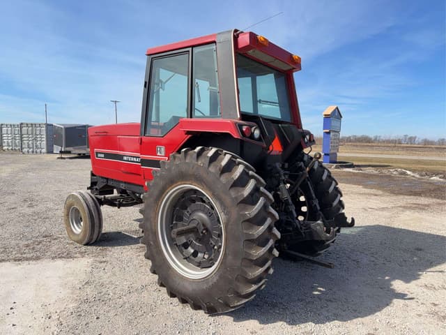 Image of International Harvester 3688 equipment image 2