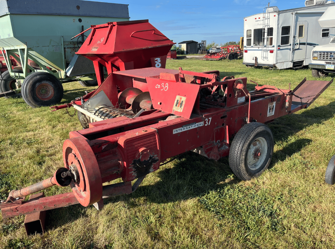 Image of International Harvester 37 Image 0