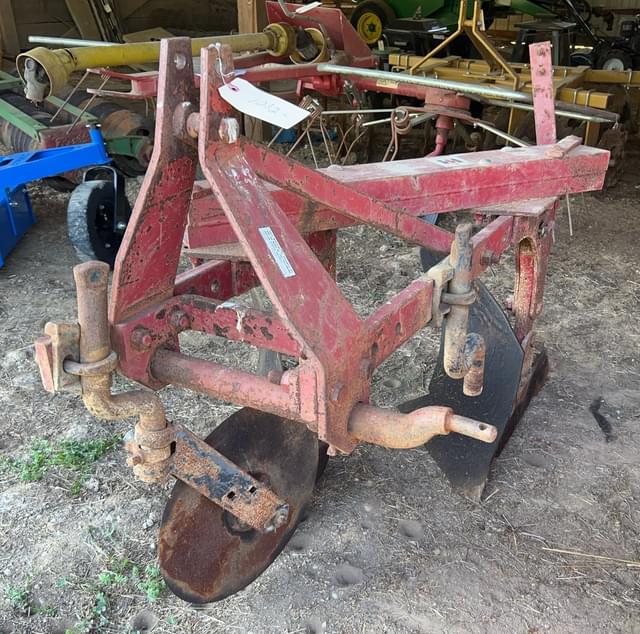 Image of International Harvester 420 equipment image 4