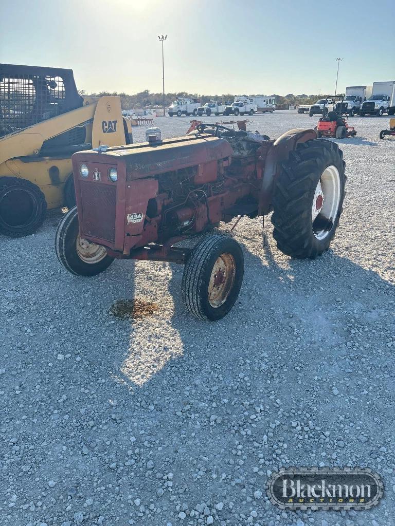 Image of International Harvester 424 Primary image