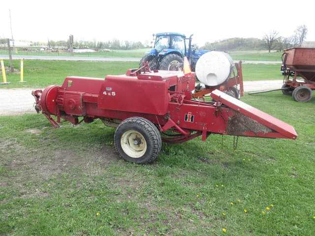 Image of International Harvester 425 equipment image 3