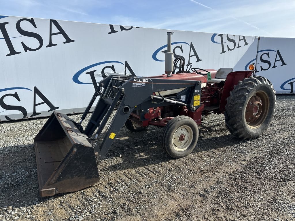 Main image International Harvester 444