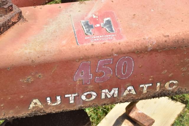 Image of International Harvester 450 equipment image 1