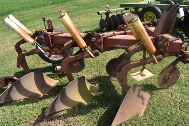 Image of International Harvester 450 equipment image 2