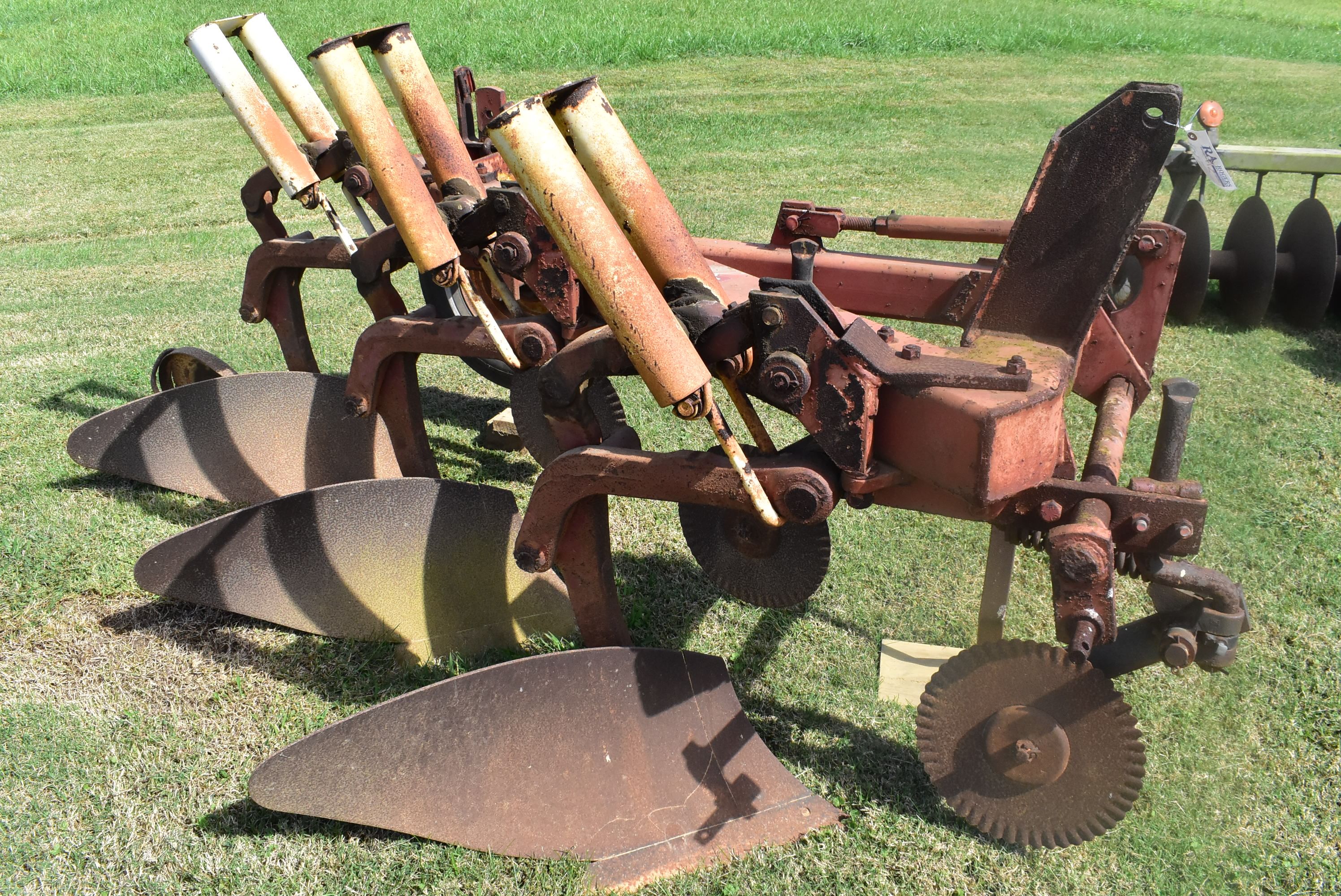 International Harvester 450 Equipment Image0