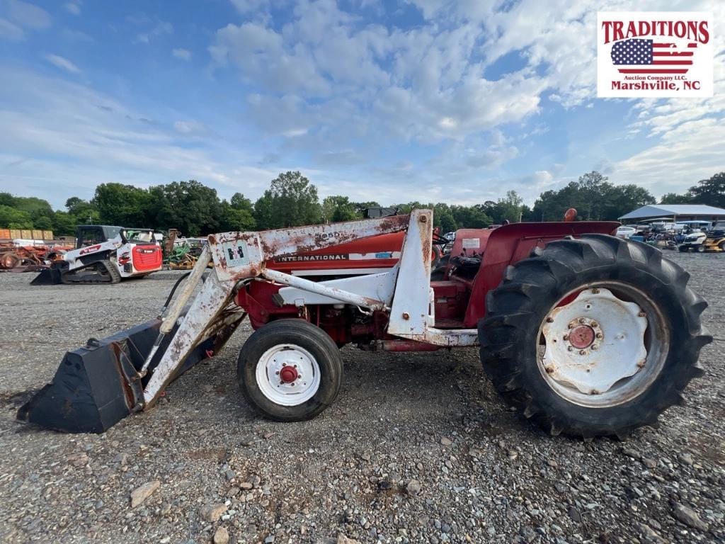 Main image International Harvester 454