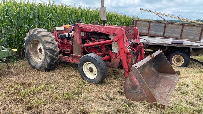 Main image International Harvester 460