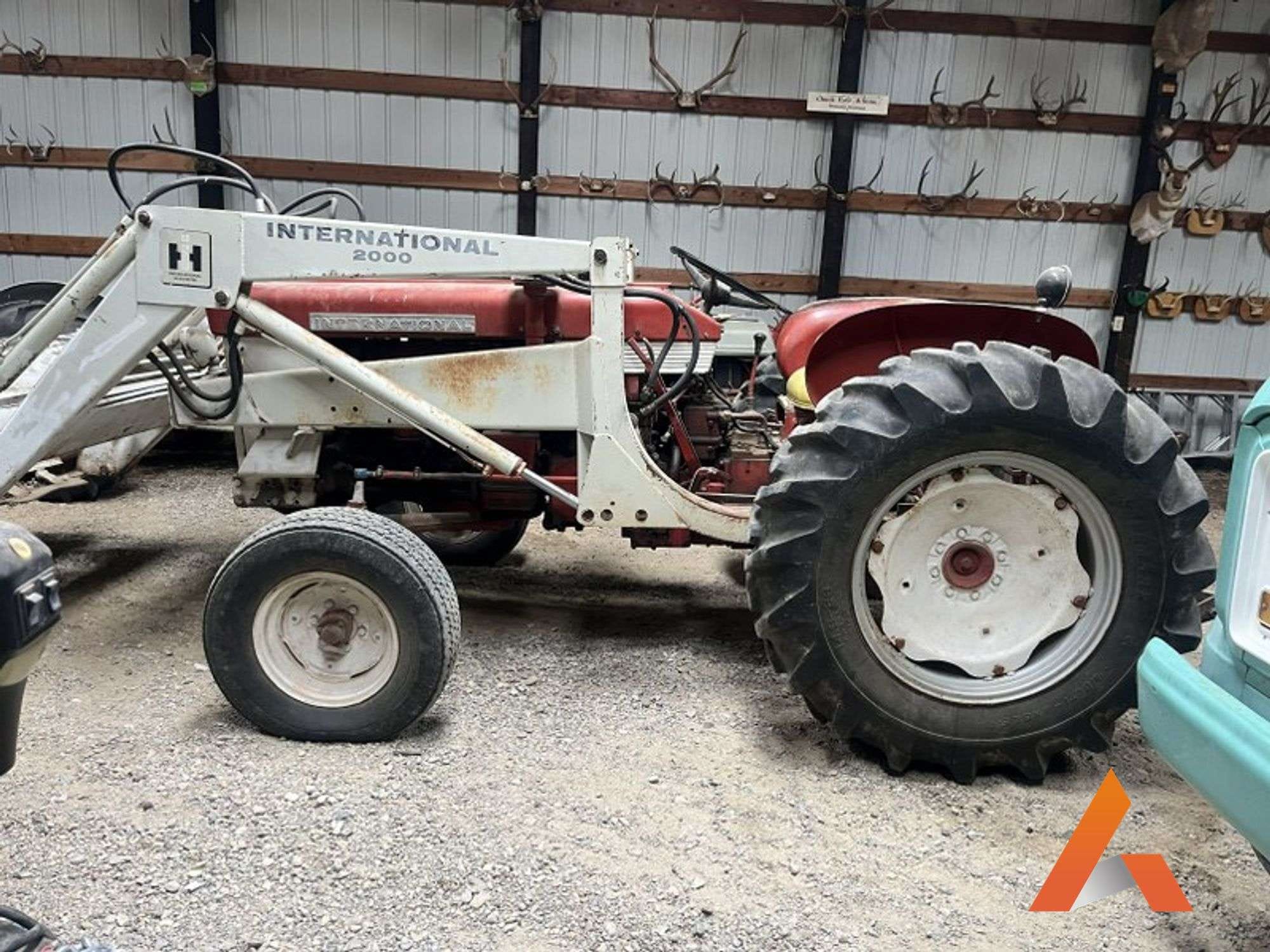 International Harvester 460 Equipment Image0